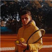 Profesor de tenis con mas de 5 años de experiencia. Clases divertidas y adaptadas a cualquier tipo de edad y nivel. No dudes en consultar!